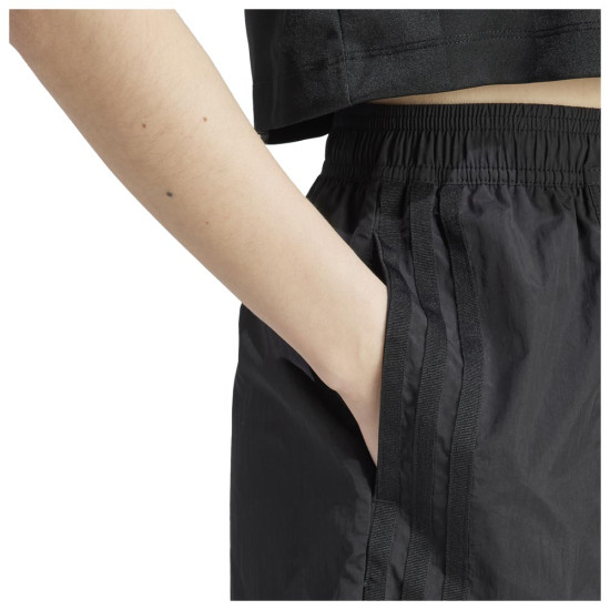 Adidas Γυναικείο σορτς Tiro Snap-Button Shorts